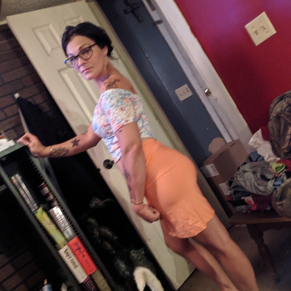 Items - Picture 6 of 16